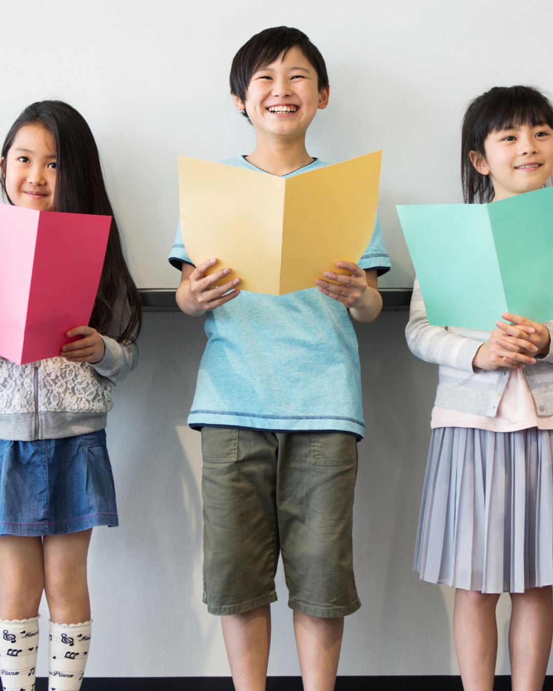 Niños aprendiendo música